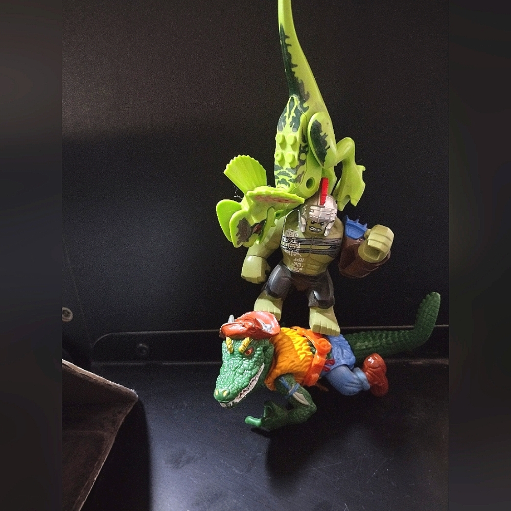MeanGreens#3- Listing The Lego Dilophosaurus From Jurassic Park -See Vid3 /Pics